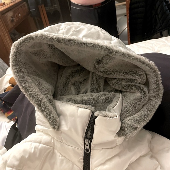 Nautica Puffy jacket with Furry Hood❌❌SOLD❌❌❌ - Picture 2 of 5